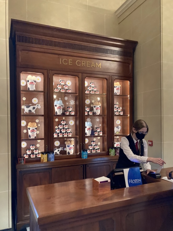 Photos: Go Inside the Refurbished Theatre Royal Drury Lane for First Preview of FROZEN Image