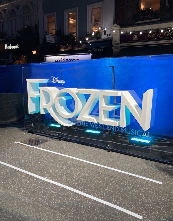 Photos: Go Inside the Refurbished Theatre Royal Drury Lane for First Preview of FROZEN Image