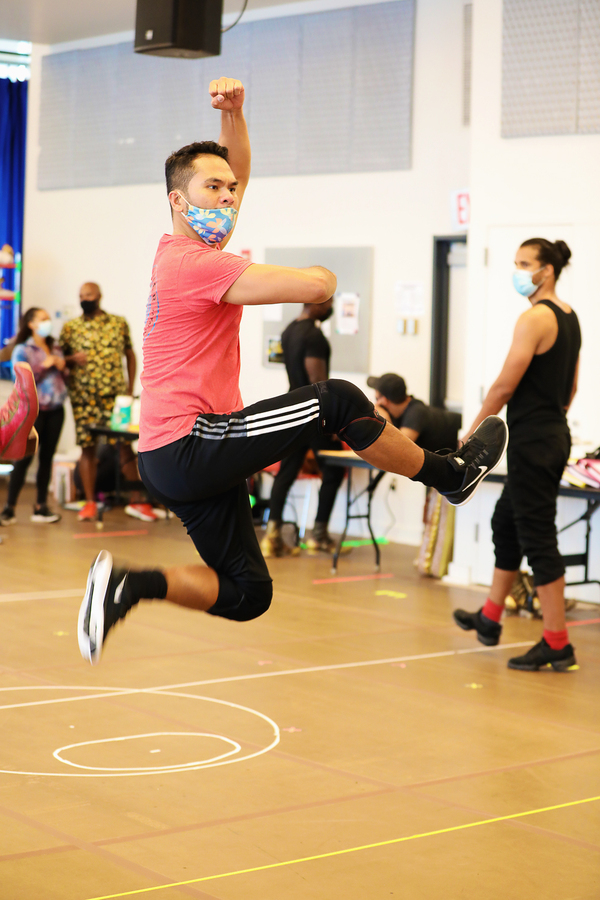 VIDEO: ALADDIN Cast Reunites for First Day Back in Rehearsals Image