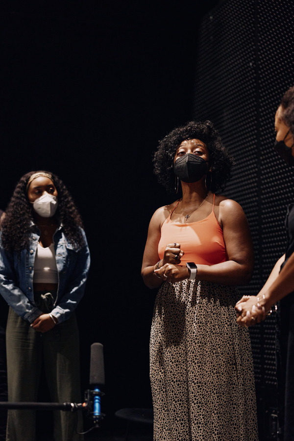 Photos: CHICKEN & BISCUITS Cast Gathers for First Rehearsals Image