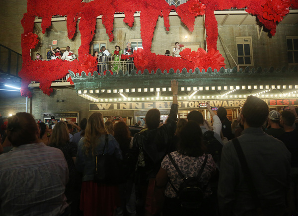 Photos: HADESTOWN Company Celebrates First Performance Back on Broadway Image