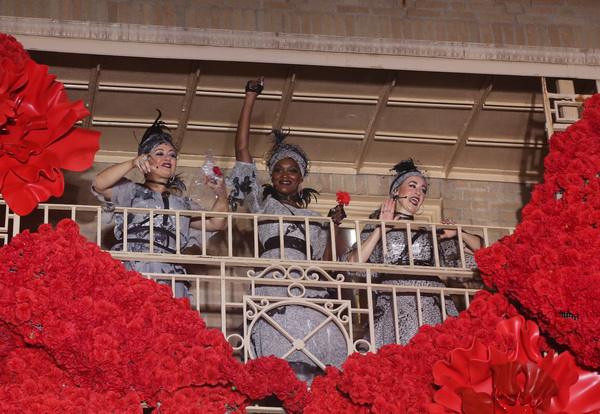 Photos: HADESTOWN Company Celebrates First Performance Back on Broadway Image