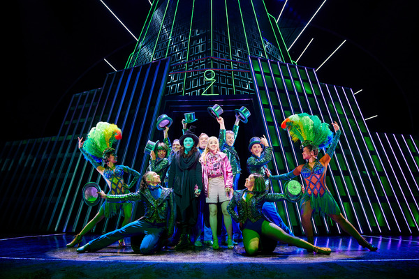 Photos: Get A First Look At The New Non-Replica Production of WICKED in Hamburg 