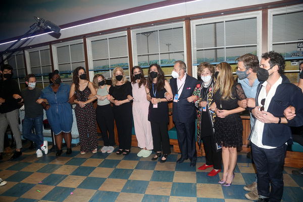 Photos: WAITRESS' Anastacia McCleskey (Virtually) Receives the Legacy Robe Image
