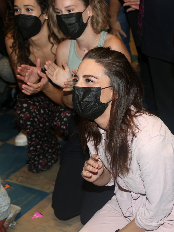 Photos: WAITRESS' Anastacia McCleskey (Virtually) Receives the Legacy Robe Image
