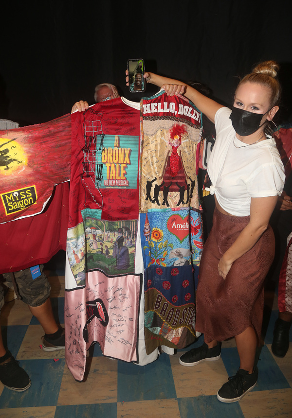 Photos: WAITRESS' Anastacia McCleskey (Virtually) Receives the Legacy Robe Image