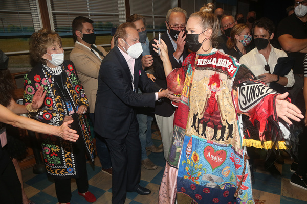 Photos: WAITRESS' Anastacia McCleskey (Virtually) Receives the Legacy Robe Image