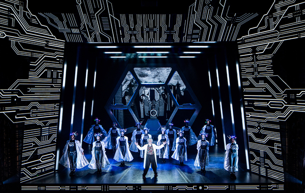 Photos: First Look BACK TO THE FUTURE in London Image