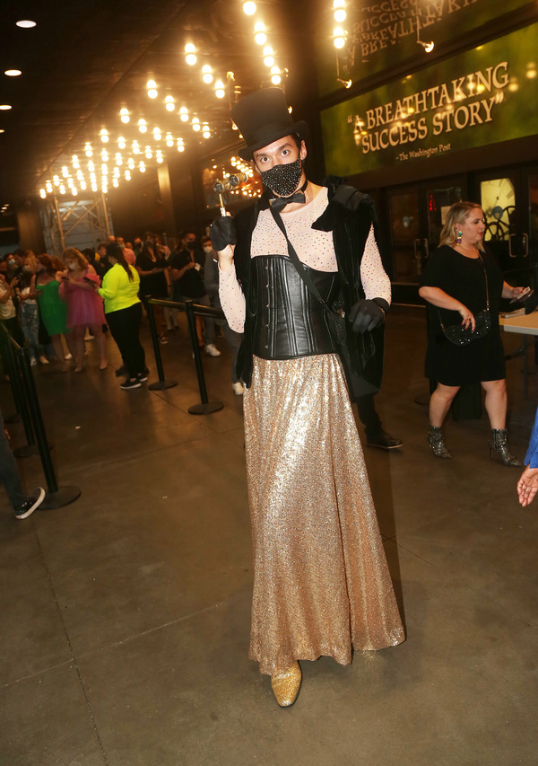 Photos: WICKED Cast Returns to the Gershwin Theatre for Re-Opening Night! Image
