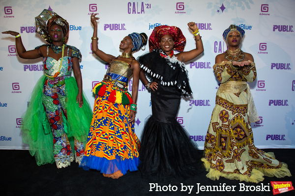Photos: Ari'el Stachel, Reeve Carney, Eva Noblezada and More Attend the Public Theater 2021 Gala Image