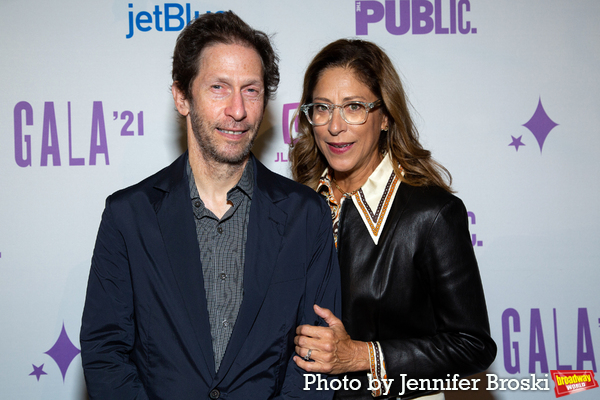 Photos: Ari'el Stachel, Reeve Carney, Eva Noblezada and More Attend the Public Theater 2021 Gala Image