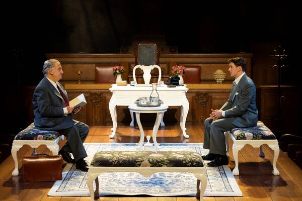 Photos: First Look at WITNESS FOR THE PROSECUTION at London County Hall Image