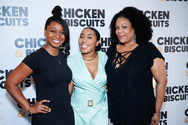 Photos: CHICKEN & BISCUITS Hosts a Picnic Outside the Circle in the Square Theatre Image