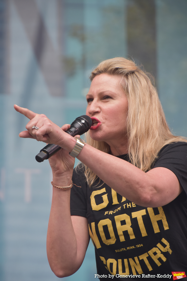 Photos: Broadway in Bryant Park Returns with the Casts of DEAR EVAN HANSEN, SIX, DIANA and More 