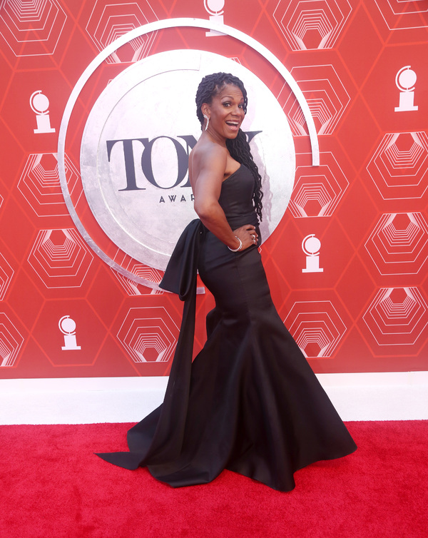 Photos: Stars Come Out to Celebrate on the Tony Awards Red Carpet! Image