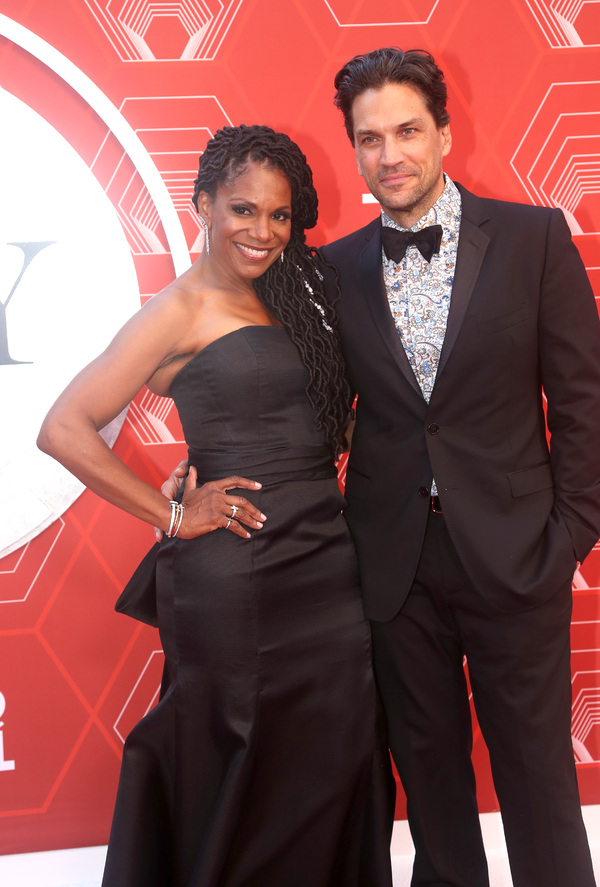 Photos: Stars Come Out to Celebrate on the Tony Awards Red Carpet! Image