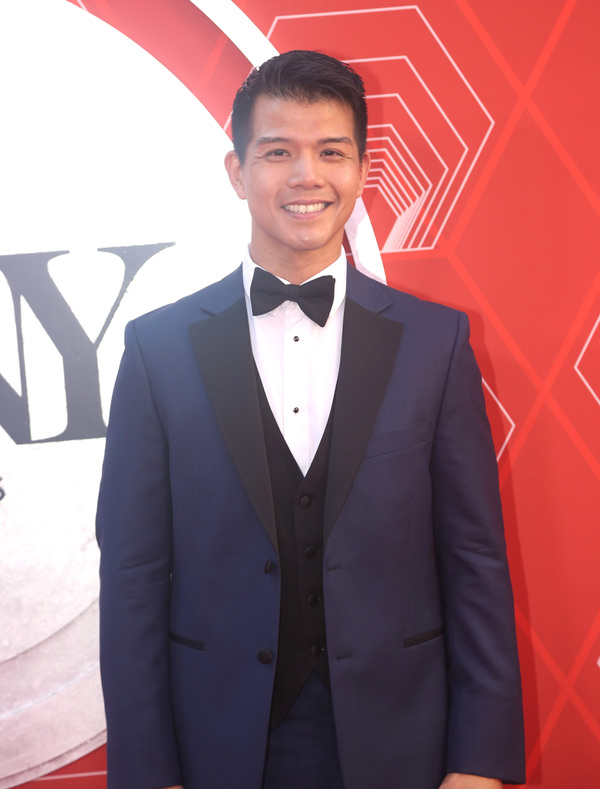Photos: Stars Come Out to Celebrate on the Tony Awards Red Carpet! Image