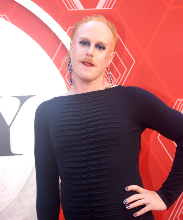 Photos: Stars Come Out to Celebrate on the Tony Awards Red Carpet!  Image