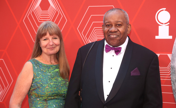 Photos: Stars Come Out to Celebrate on the Tony Awards Red Carpet! Image