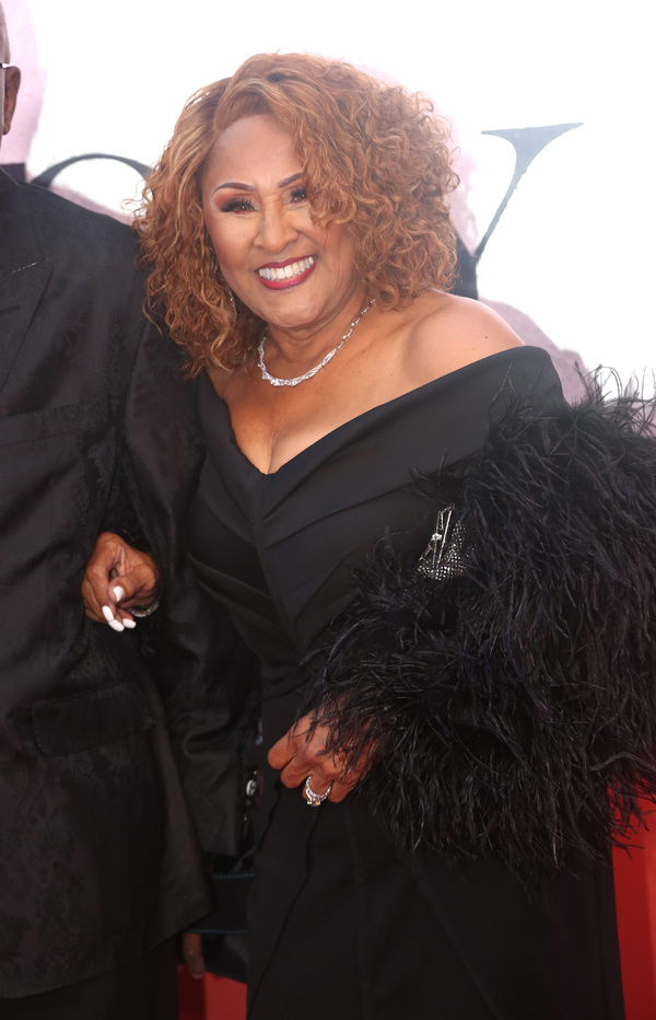 Photos: Stars Come Out to Celebrate on the Tony Awards Red Carpet! Image