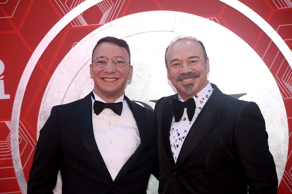 Photos: Stars Come Out to Celebrate on the Tony Awards Red Carpet! Image