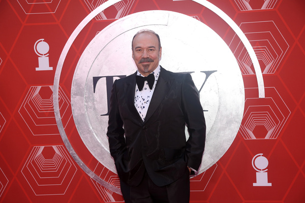 Photos: Stars Come Out to Celebrate on the Tony Awards Red Carpet! Image