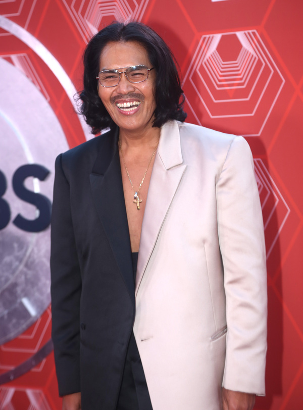 Photos: Stars Come Out to Celebrate on the Tony Awards Red Carpet! Image
