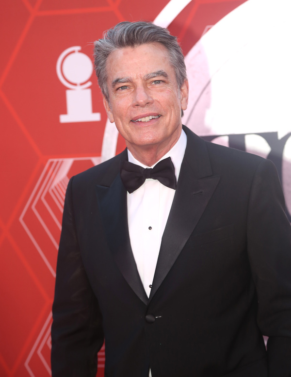 Photos: Stars Come Out to Celebrate on the Tony Awards Red Carpet! Image