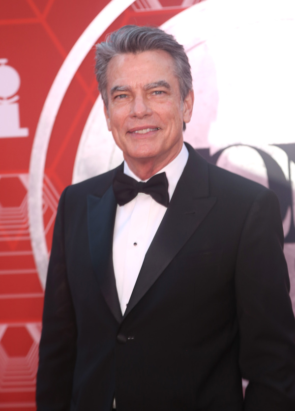 Photos: Stars Come Out to Celebrate on the Tony Awards Red Carpet! Image