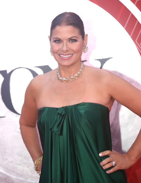 Photos: Stars Come Out to Celebrate on the Tony Awards Red Carpet! Image