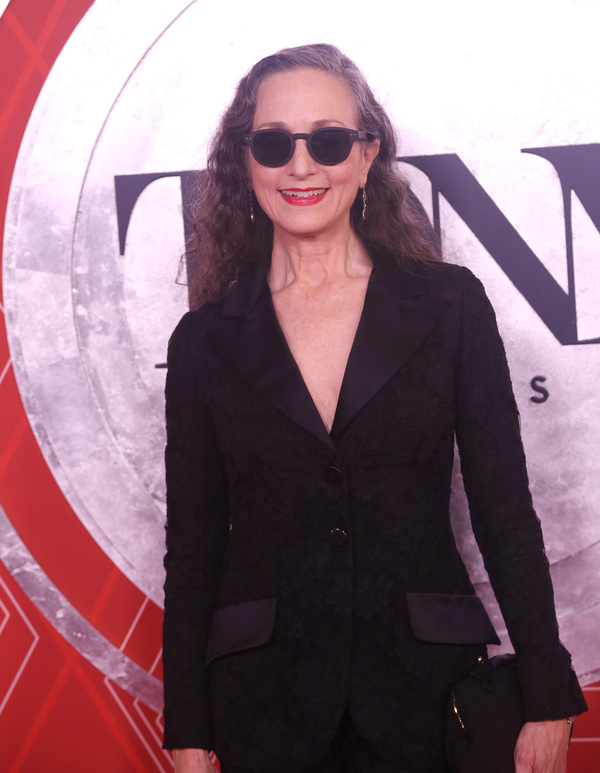 Photos: Stars Come Out to Celebrate on the Tony Awards Red Carpet! Image