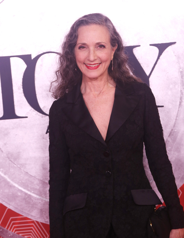 Photos: Stars Come Out to Celebrate on the Tony Awards Red Carpet! Image