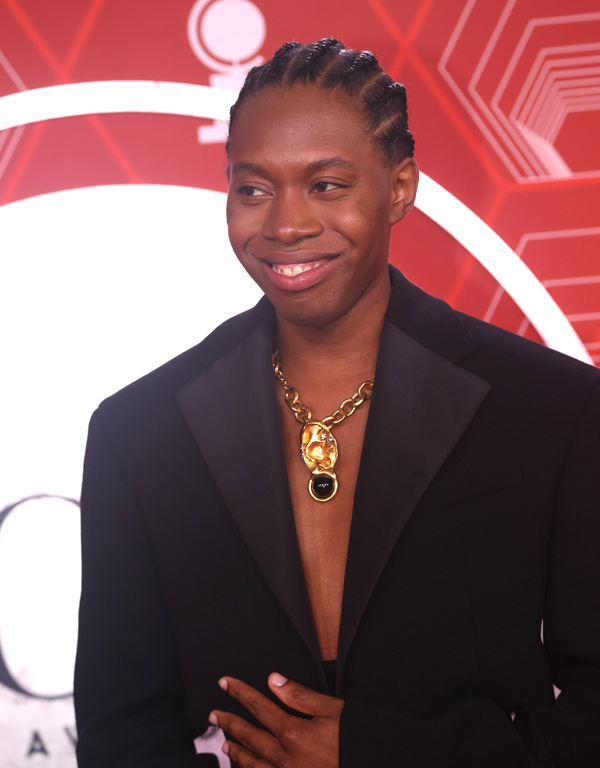 Photos: Stars Come Out to Celebrate on the Tony Awards Red Carpet! Image