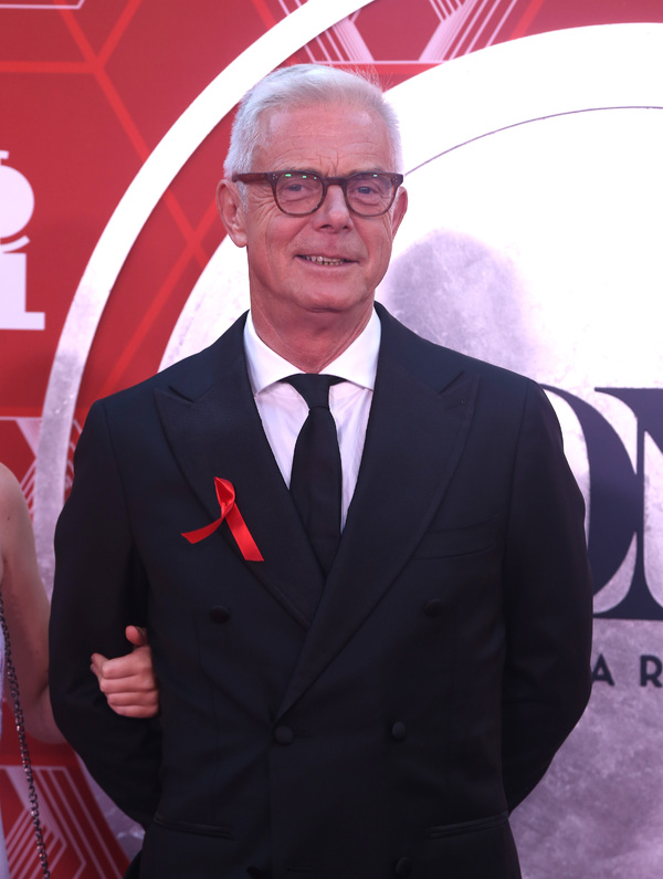 Photos: Stars Come Out to Celebrate on the Tony Awards Red Carpet! Image