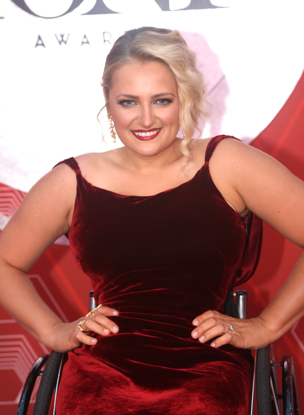 Photos: Stars Come Out to Celebrate on the Tony Awards Red Carpet! Image