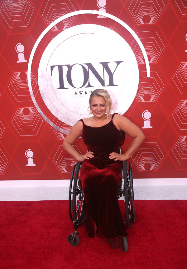Photos: Stars Come Out to Celebrate on the Tony Awards Red Carpet! Image