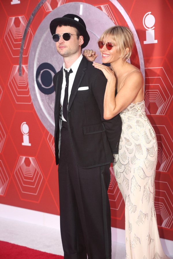 Photos: Stars Come Out to Celebrate on the Tony Awards Red Carpet! Image