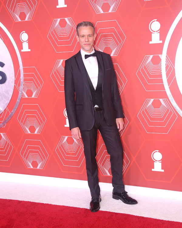 Photos: Stars Come Out to Celebrate on the Tony Awards Red Carpet! Image