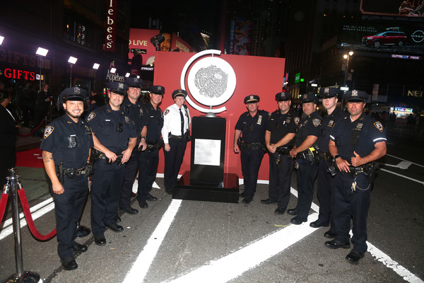Photos: Stars Come Out to Celebrate on the Tony Awards Red Carpet! Image
