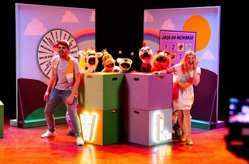 Review: Leaving His Comfort Zone, Vitor Rocha Writes and Acts in BOM DIA SEM COMPANHIA, a Musical Out Of the Box Discussing Current Issues Image