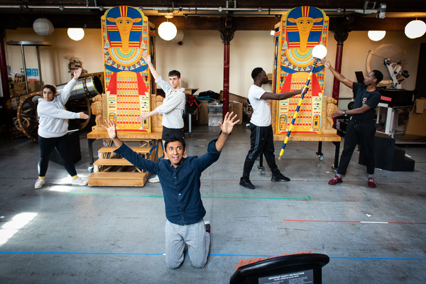 Photos: In Rehearsal For MAGIC GOES WRONG at the Apollo Theatre Image