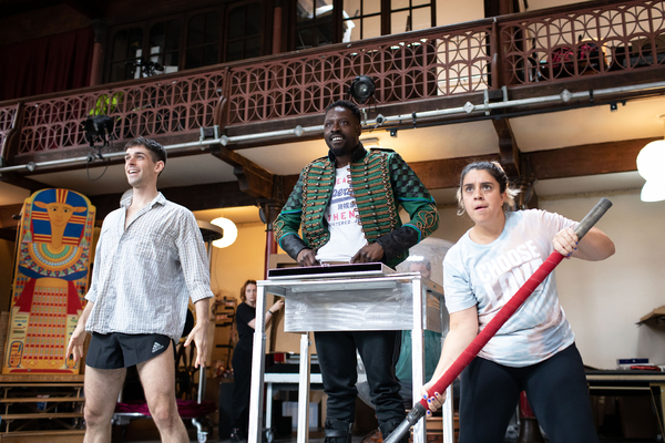 Photos: In Rehearsal For MAGIC GOES WRONG at the Apollo Theatre Image