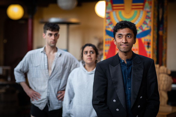 Photos: In Rehearsal For MAGIC GOES WRONG at the Apollo Theatre Image