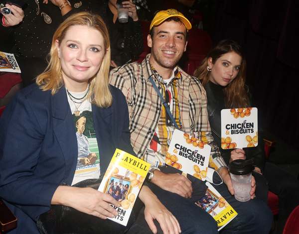 NEW YORK, NEW YORK - OCTOBER 10:  (L-R) Mischa Barton, J. Logan Horne and Ashley Bens Photo