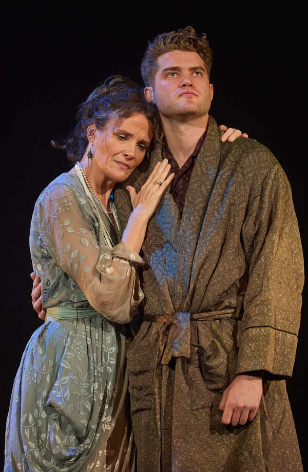 Photos: First Look at INTO BATTLE at Greenwich Theatre Image