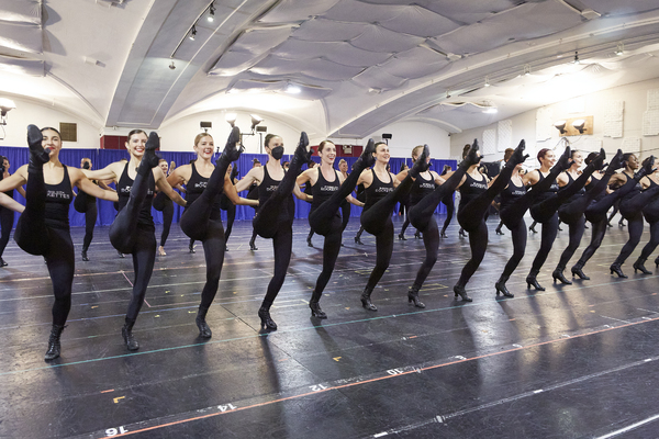 Photos: The Radio City Rockettes Rehearse For the 2021 CHRISTMAS SPECTACULAR Image