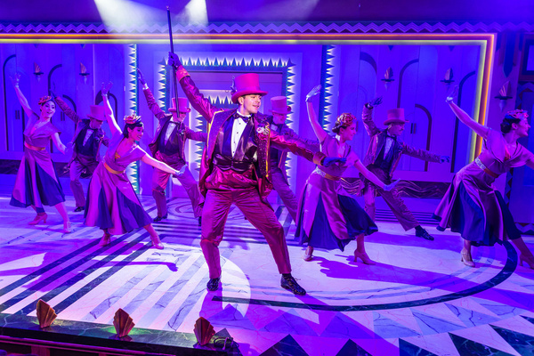 Photos: First Look at TOP HAT At The Mill At Sonning Image