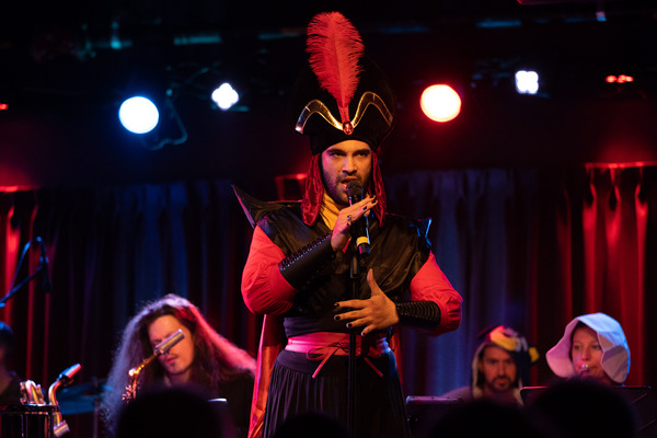 Photos: Quentin Garzón, Brittany Rodin & More Perform at GR42 SINGS DISNEY VILLAINS  Image