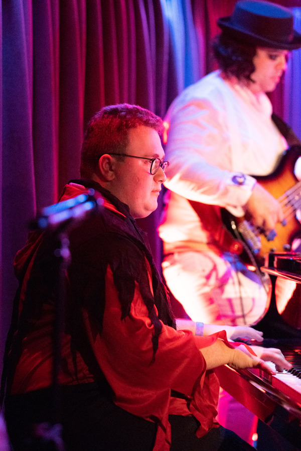 Photos: Quentin Garzón, Brittany Rodin & More Perform at GR42 SINGS DISNEY VILLAINS Image