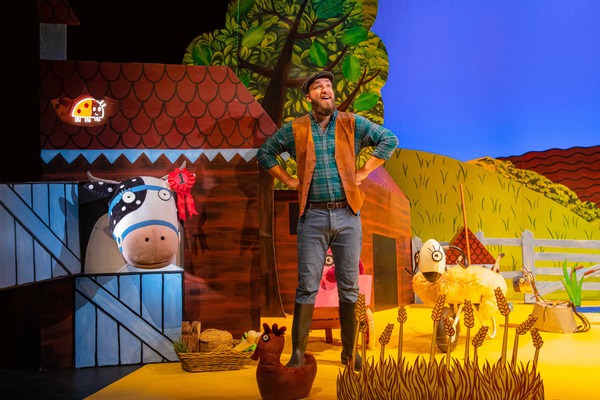 Photos: WHAT THE LADYBIRD HEARD to Open at Milton Keynes Theatre  Image